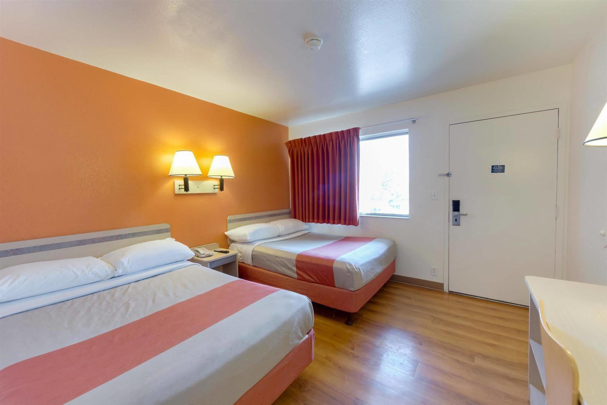 Motel 6 Weed - Mount Shasta Exterior photo