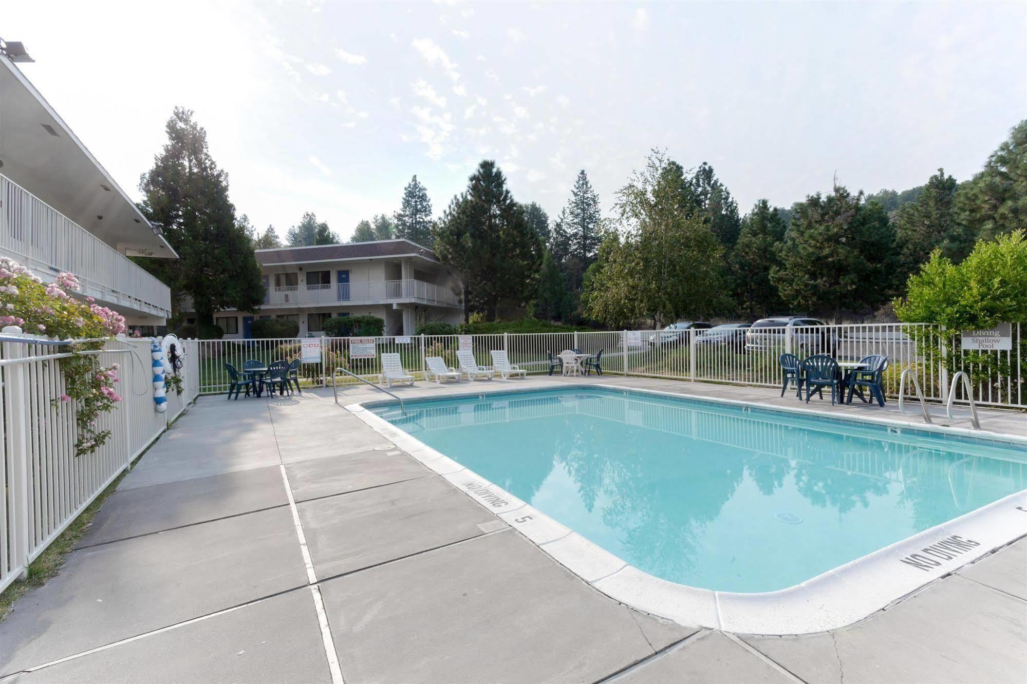 Motel 6 Weed - Mount Shasta Exterior photo